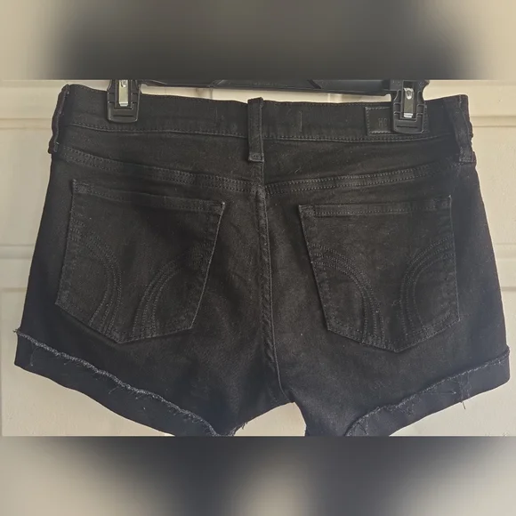 Hollister Black Shorts Cuff Up Low Rise Stretch Fit Size 28/7 - Picture 2 of 3